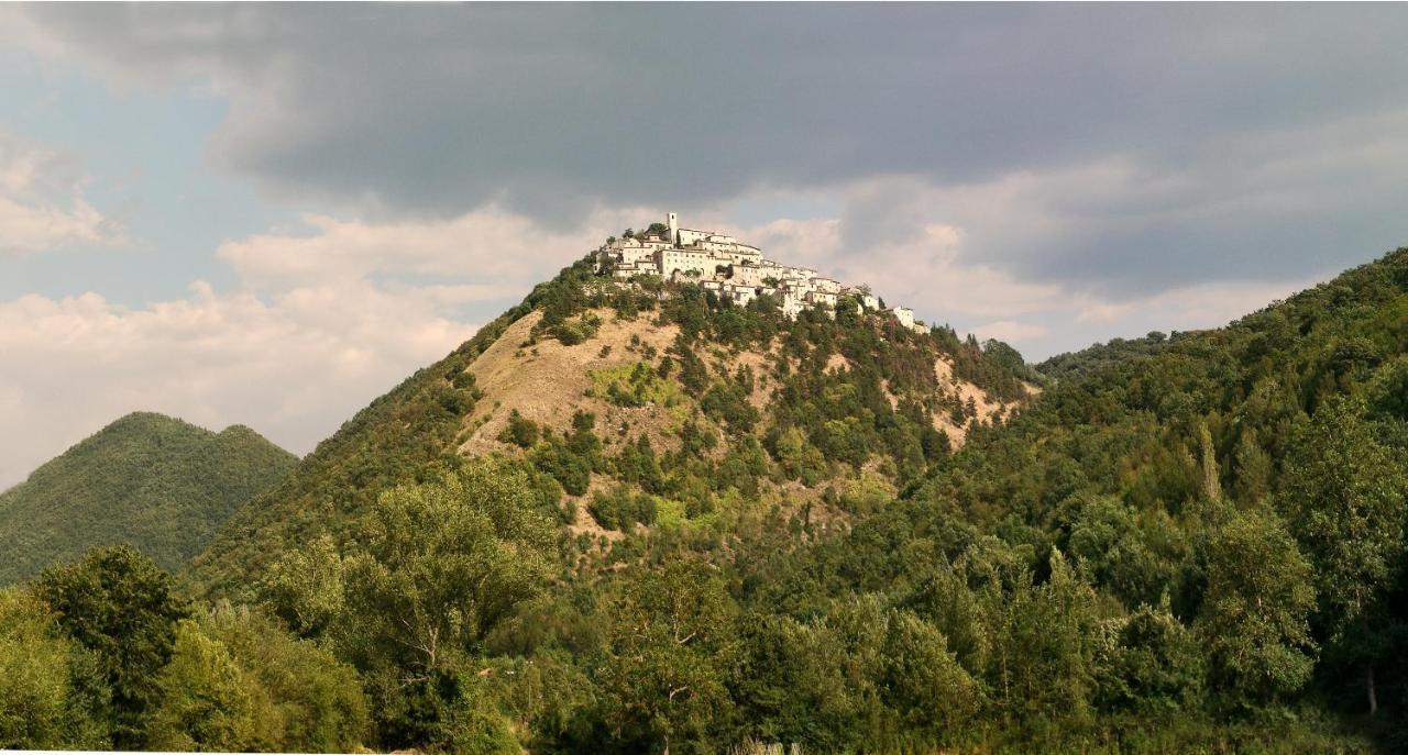 Albergo Diffuso Crispolti Labro Exteriér fotografie